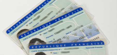 Carte nationale d'identité et recueil des empreintes digitales : mode d'emploi en Bretagne et dans les Yvelines
