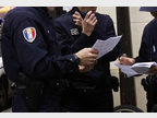 commissaaire de police en tenue d'intervention