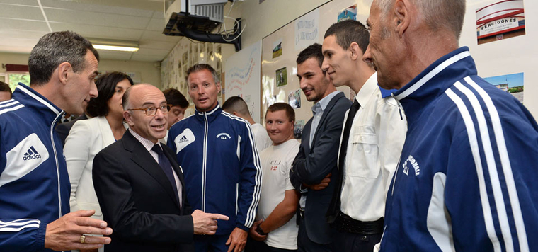 Bernard Cazeneuve rencontre les jeunes du CLJ de Monteyraud - crédit photo : MI / SG / DICOM / P.Chabot