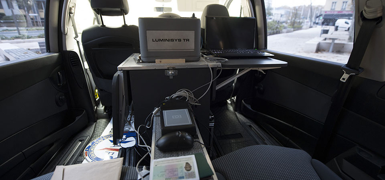 Laboratoire mobile d'analyse documentaire