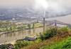Une usine près de la ville de Rouen © david hughes - Fotolia.com