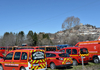 Photos de véhicules de sapeurs-pompiers à proximité du site du crash