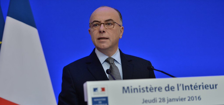 Le ministre de l'Intérieur lors de la conférence de presse sur les chiffres de la délinquance 2015 - Photographie : P.Chabaud - SG - DICOM