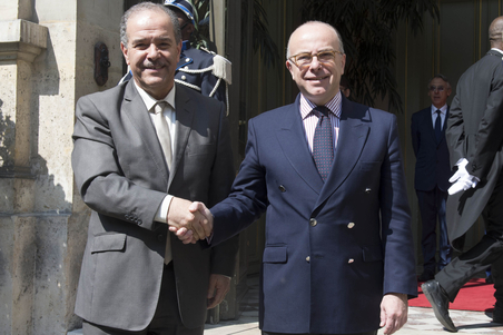 Entretien de Bernard Cazeneuve avec M. M. Ridha Sfar Gandoura, Ministre tunisien de l’Intérieur - © Pierre Chabaud
