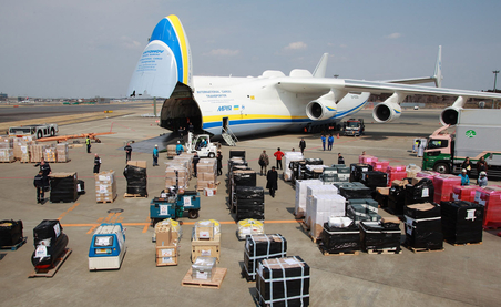 La Sécurité civile réceptionne et distribue 110 tonnes de frêt humanitaire aux Japonais