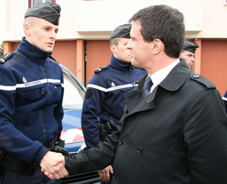 Le ministre de l'Intérieur au contact des gendarmes de la ZSP girondine © CabCom RGAquitaine