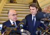 Photo de Bernard Cazeneuve, ministre de l'Intérieur et François Baroin, président de l'association des maires de France lors d'une déclaration relative à l'état d'urgence