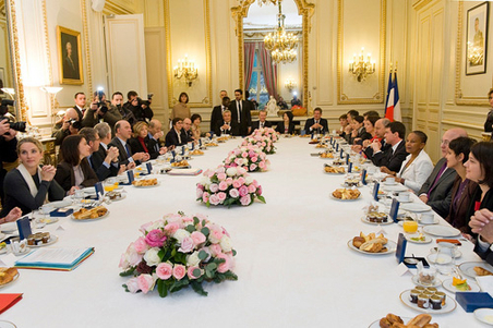  Petit-déjeuner avec les membres du gouvernement