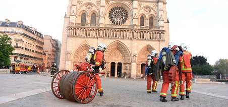 Cérémonie d’hommage pour Notre-Dame de Paris et les Pompiers de Paris