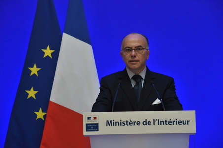 Photo de M. Bernard Cazeneuve à l'occasion de son discours à l'Hôtel de Beauvau – 29 novembre 2015